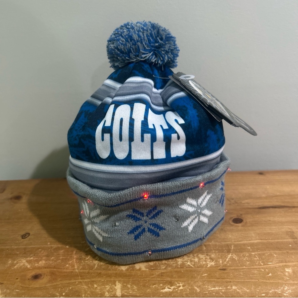 Indianapolis Colts NFL forever collectibles light up Beanie with Pom NWT